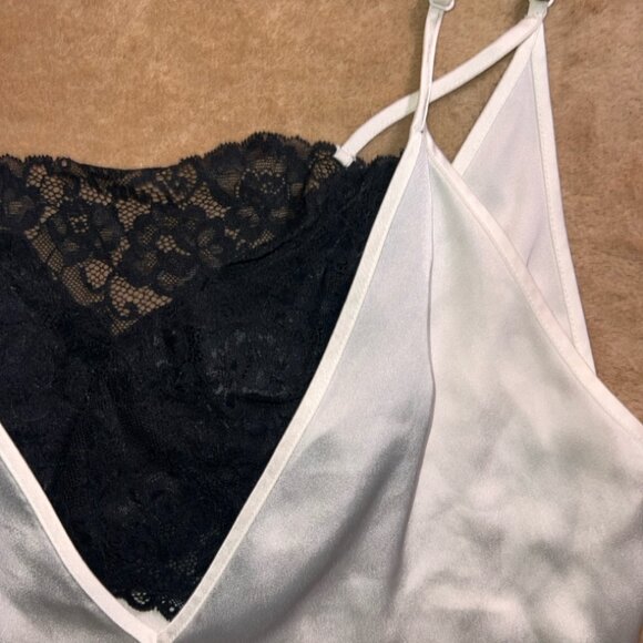 Express Women Medium White Silky Cami Black Lace Bra Adjustable Strap Y2K (T) - Picture 3 of 5